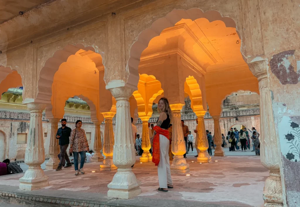 Cortile interno dell'Amber Fort a Jaipur 